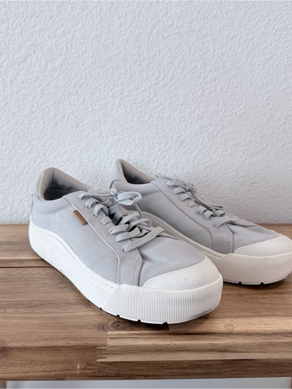 Dr. Scholl’s- Women’s Grey Time Off Sneaker- Size 10